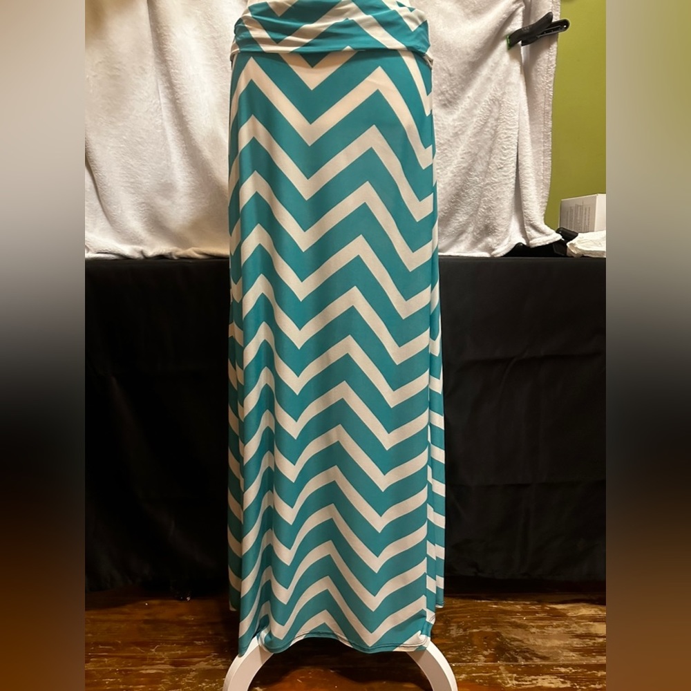 #1165 Womens Maxi Skirt Size Large 40 inches